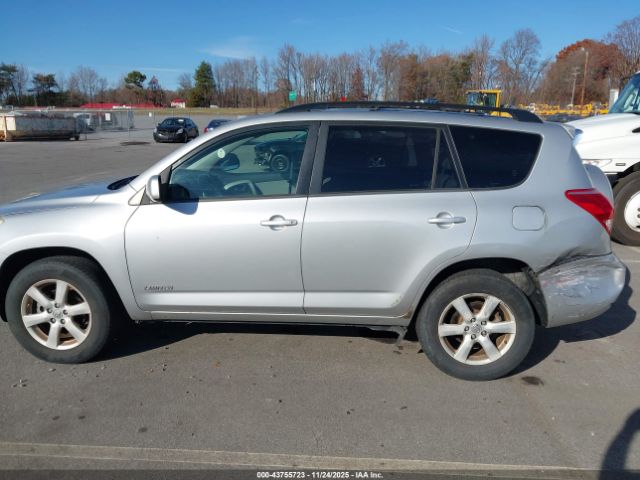 Toyota RAV4 Limited V6 Image 16