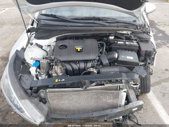 Hyundai ELANTRA Sel Image 14