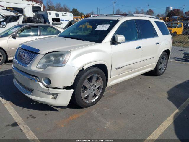 GMC Acadia Denali Image 12