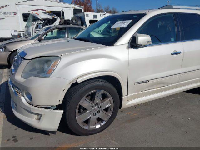 GMC Acadia Denali Image 2