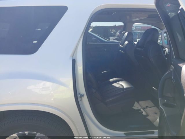 GMC Acadia Denali Image 4