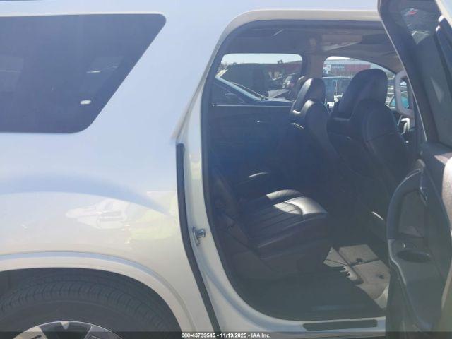 GMC Acadia Denali Image 4