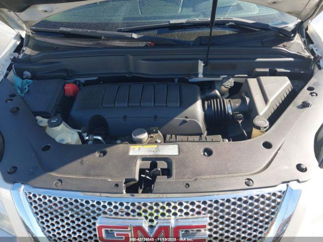 GMC Acadia Denali Image 15