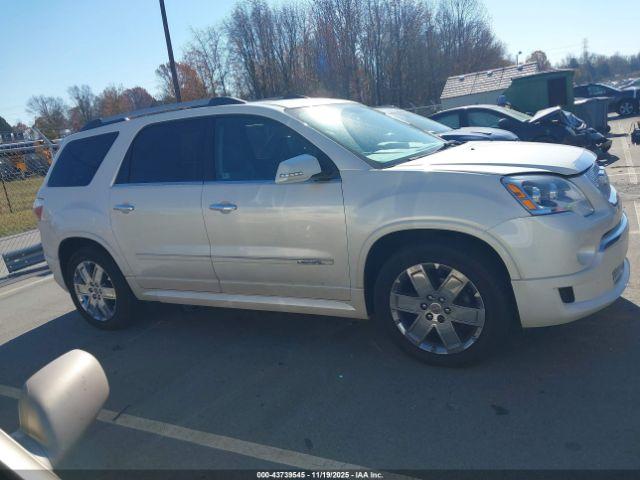 GMC Acadia Denali Image 3