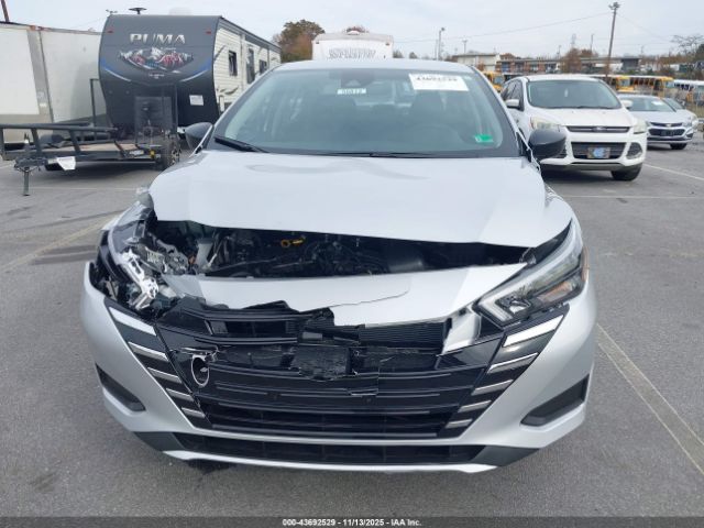 Nissan Versa 1.6 S Image 10