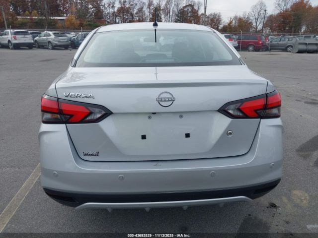 Nissan Versa 1.6 S Image 12