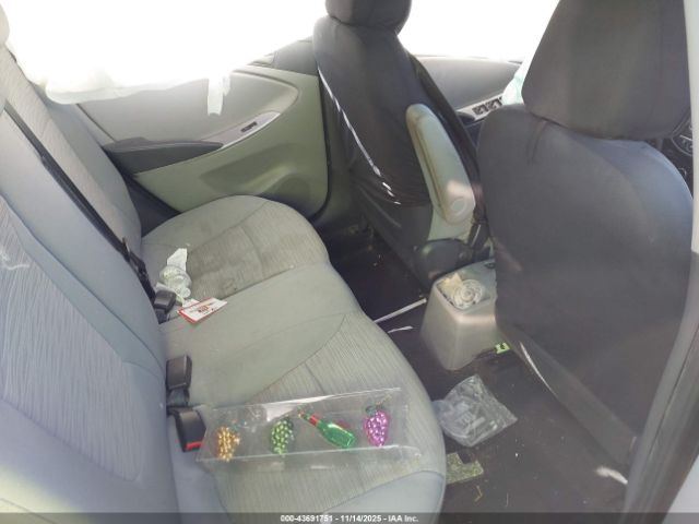 Hyundai ACCENT Se Image 12