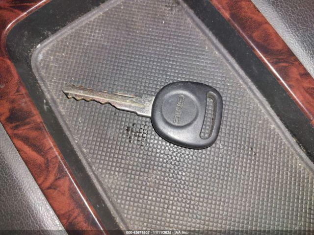 GMC Yukon Denali Image 14