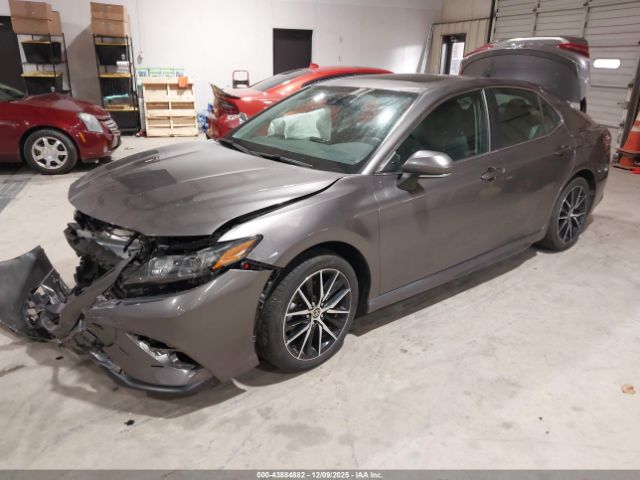 Toyota Camry Se Image 12