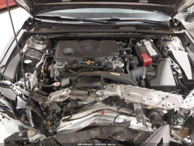 Toyota Camry Se Image 3