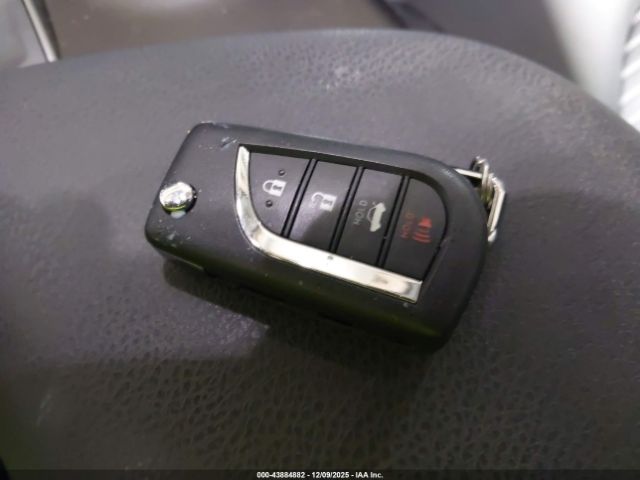 Toyota Camry Se Image 13