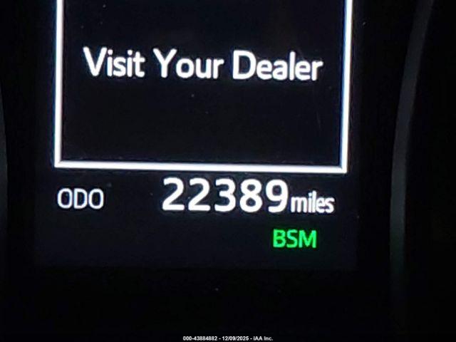 Toyota Camry Se Image 8