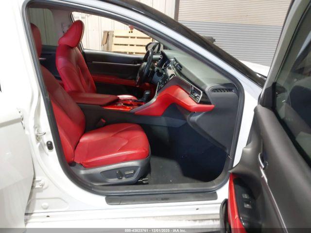 Toyota Camry Xse Image 9