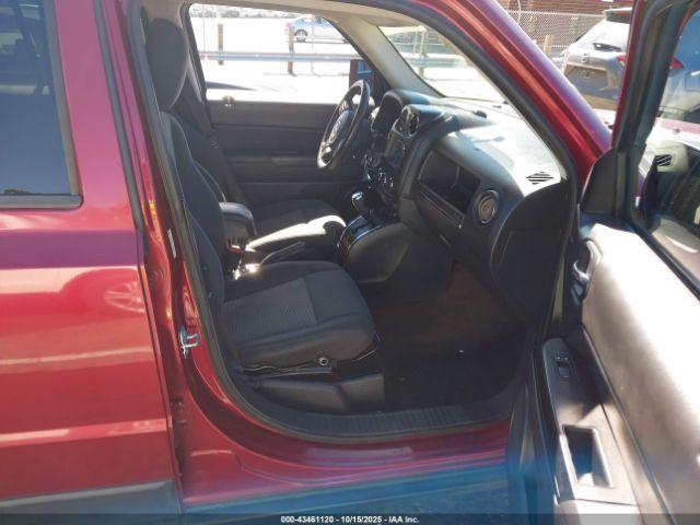 Jeep Patriot Latitude Image 10