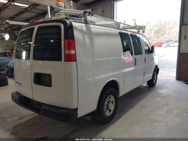 Chevrolet Express Work Van Image 3
