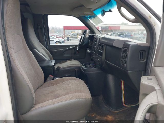 Chevrolet Express Work Van Image 6