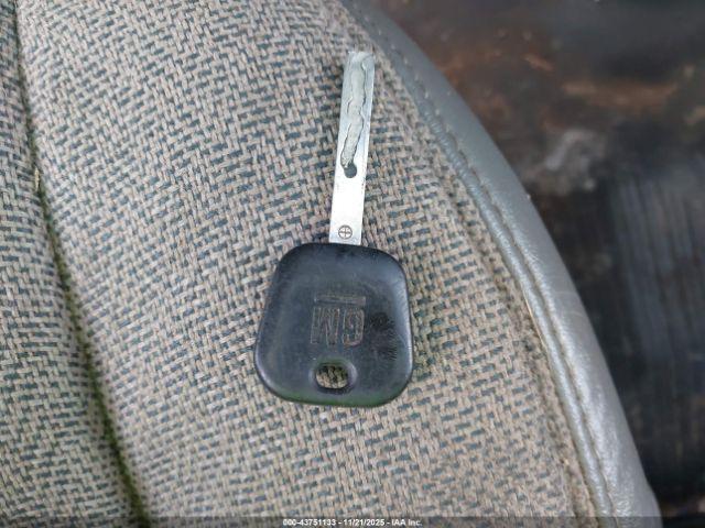 Chevrolet Express Work Van Image 9