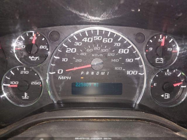 Chevrolet Express Work Van Image 10