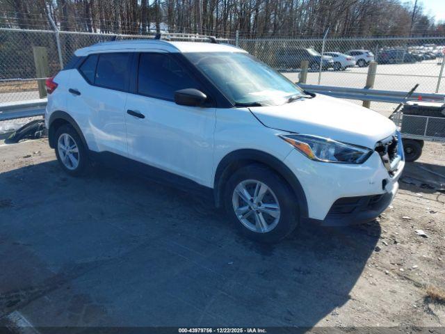  Salvage Nissan Kicks