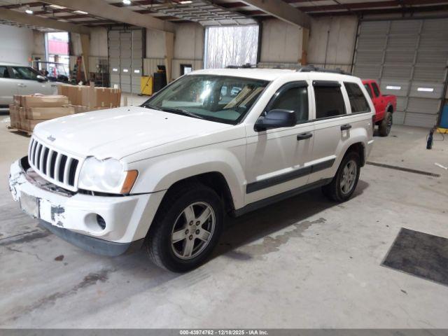 Jeep Grand Cherokee Laredo Image 6